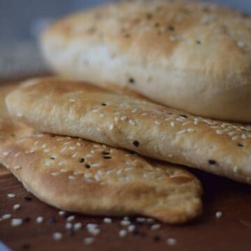 shaobing flatbreads with seeds