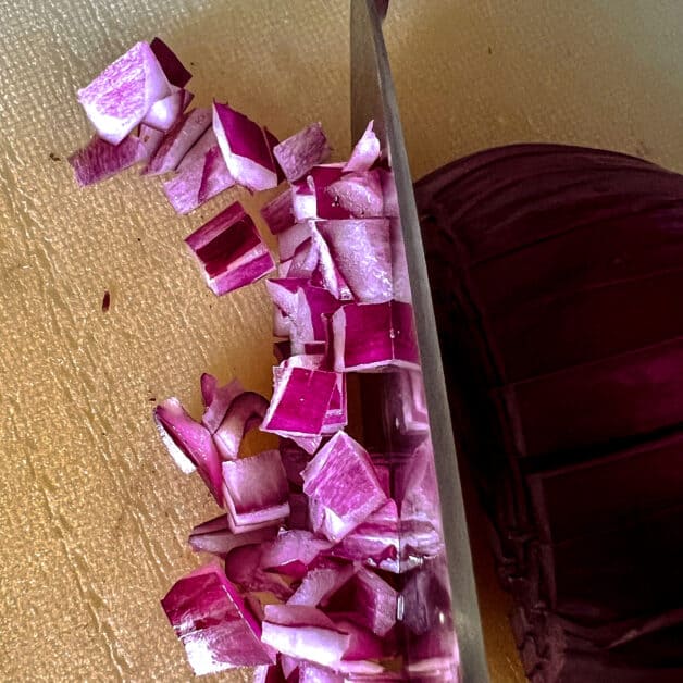 How to chop onions slicing and dicing diced onion