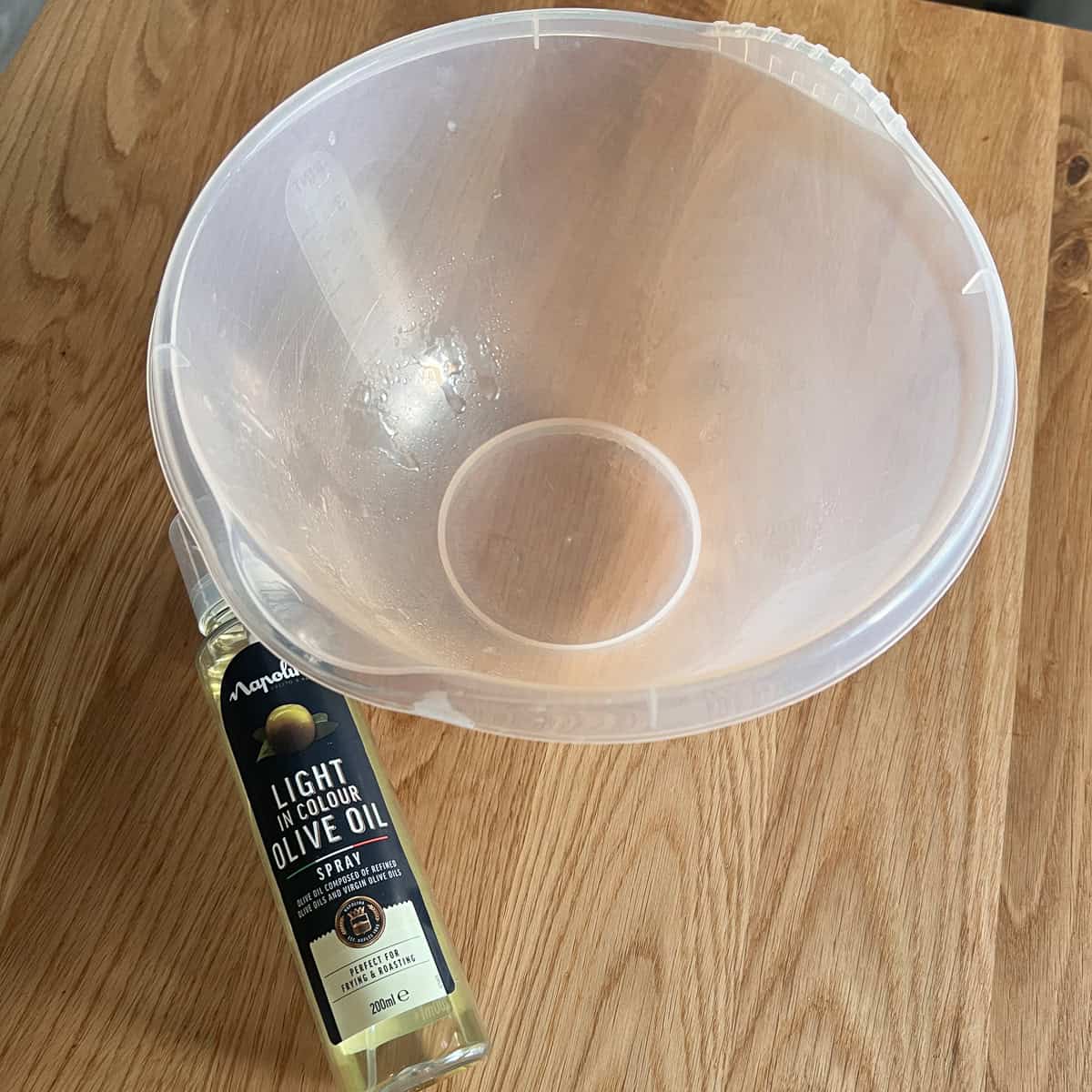 Mixing bowl greased with olive oil.