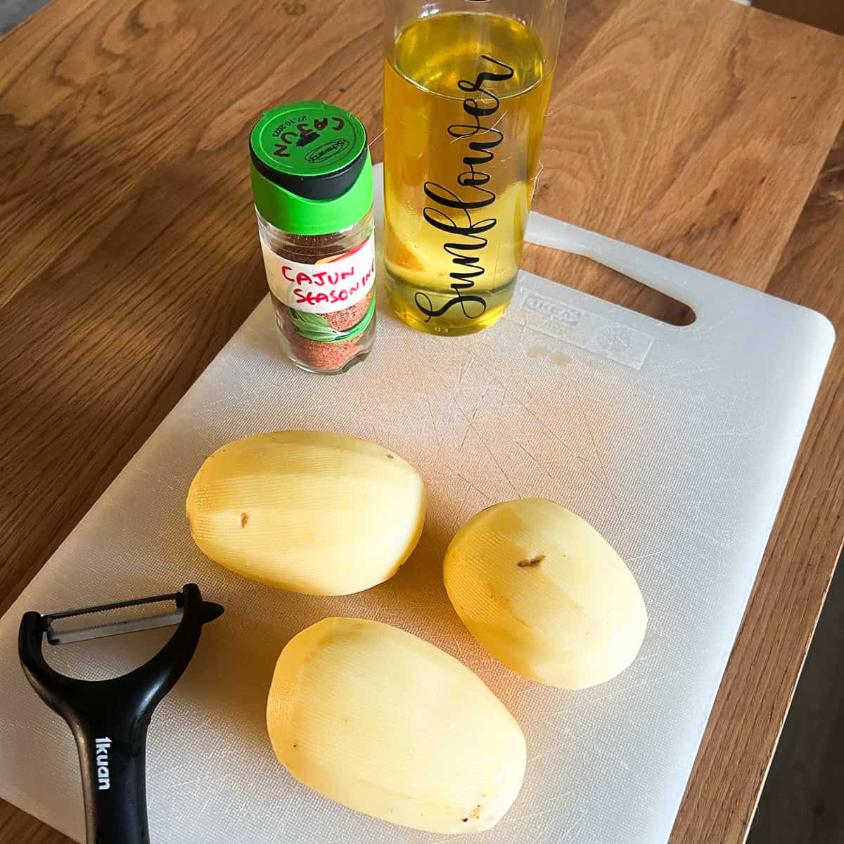 Ingredients for Crispy Air Fryer Cajun fries.