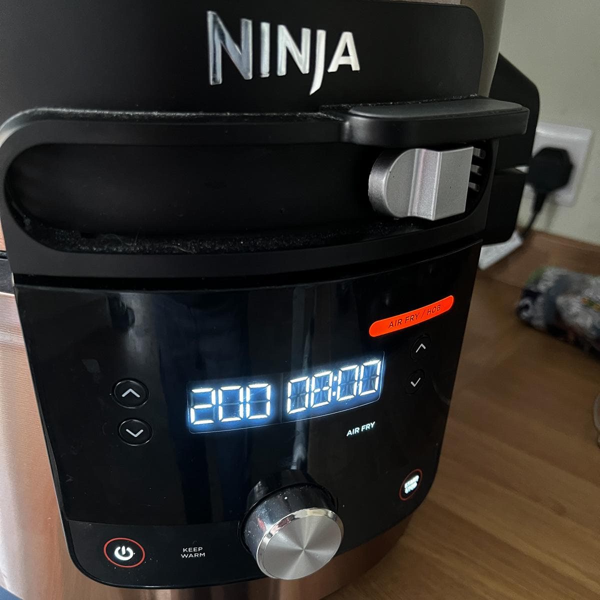 Image of air fryer with 8 minutes on the clock.
