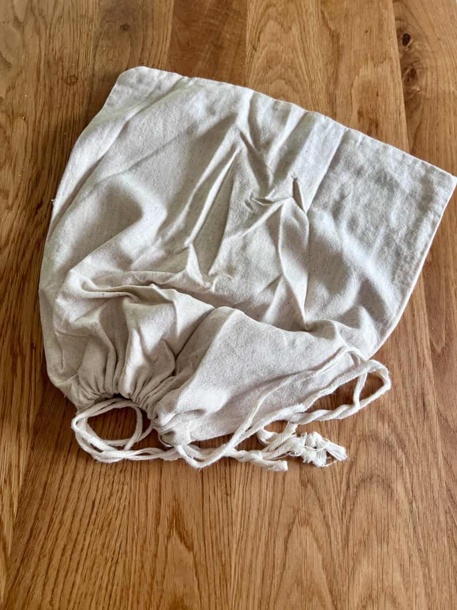 Draw string bread storage bag.